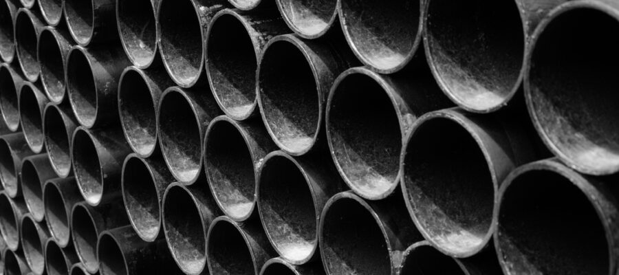 Conexões e eletrodutos de aço carbono: saiba quando e onde aplicá-las